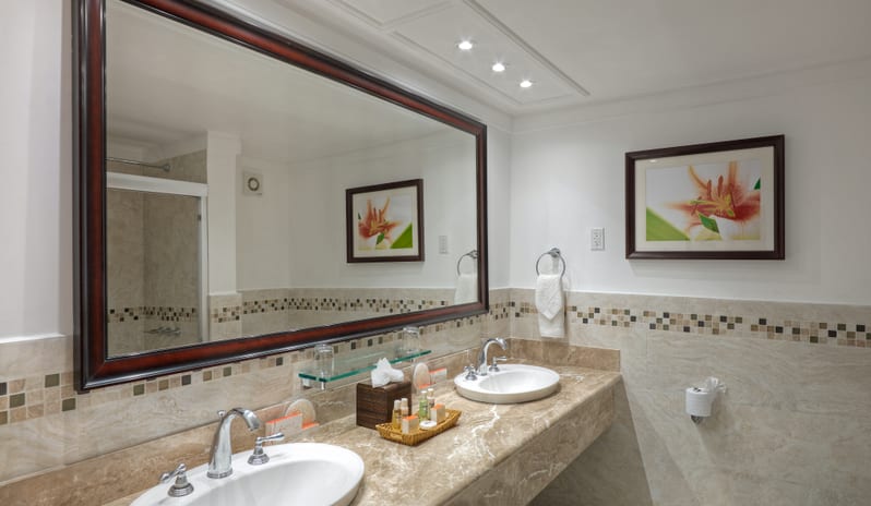 Tamarind by Elegant Hotels-One Bedroom Suite Ocean Front bathroom_1936